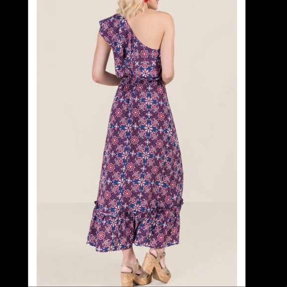 FRANCESCA’S Floral long maxi dress 1 LEFT - Picture 3 of 8